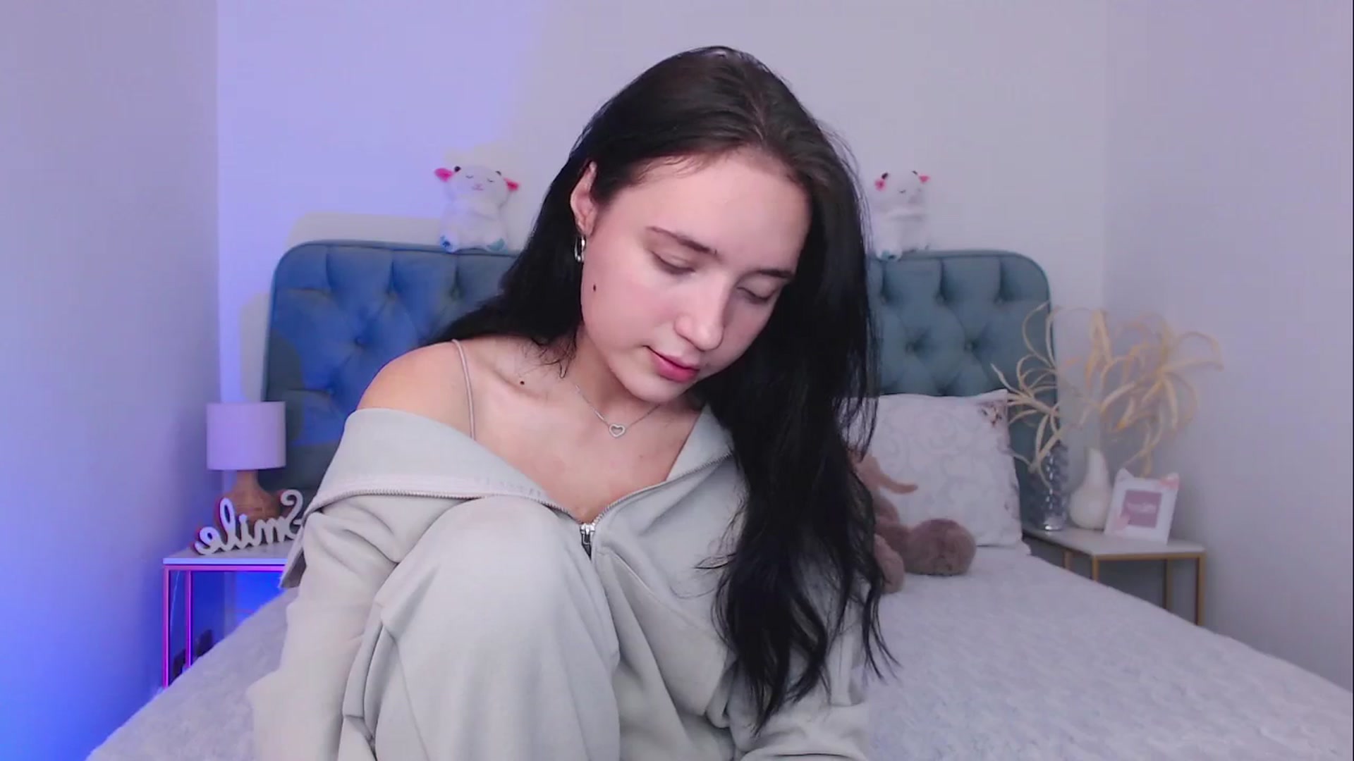 Gallery image thumbnail from Fortune777_'s myfreecams stream on, 10/14/2025, 08:27 image 6 of 20