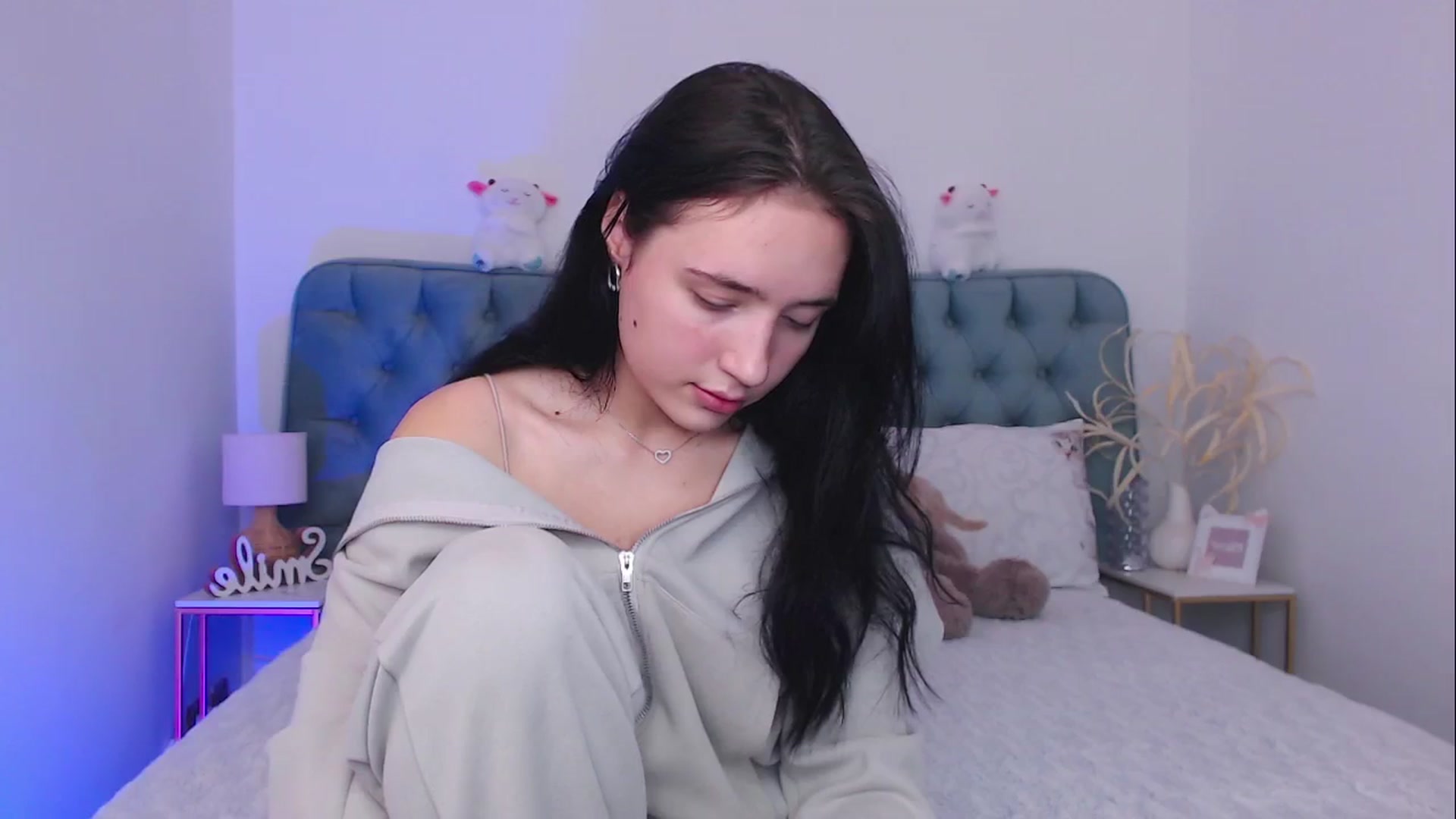 Gallery image thumbnail from Fortune777_'s myfreecams stream on, 10/14/2025, 08:27 image 7 of 20