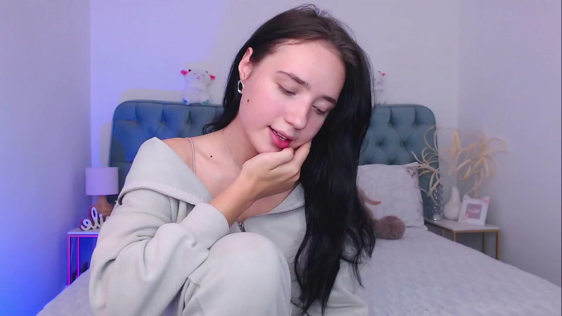 Gallery image thumbnail from Fortune777_'s myfreecams stream on, 10/14/2025, 09:09 image 1 of 20