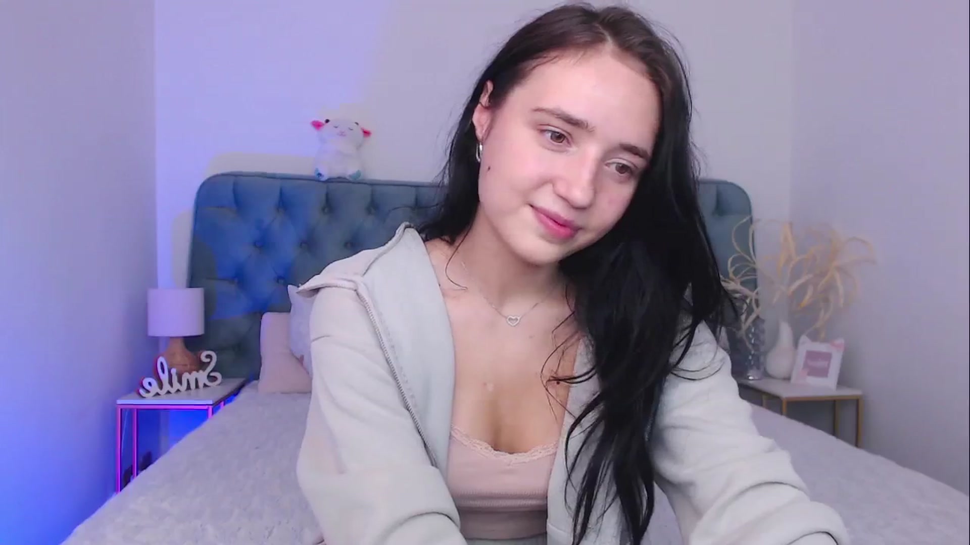 Gallery image thumbnail from Fortune777_'s myfreecams stream on, 10/14/2025, 11:44 image 15 of 20
