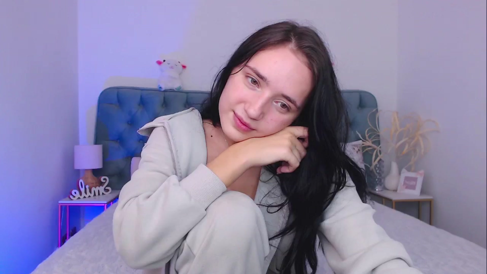 Gallery image thumbnail from Fortune777_'s myfreecams stream on, 10/14/2025, 11:44 image 10 of 20