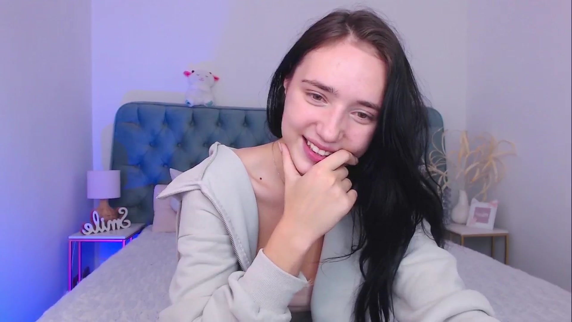 Gallery image thumbnail from Fortune777_'s myfreecams stream on, 10/14/2025, 11:44 image 6 of 20