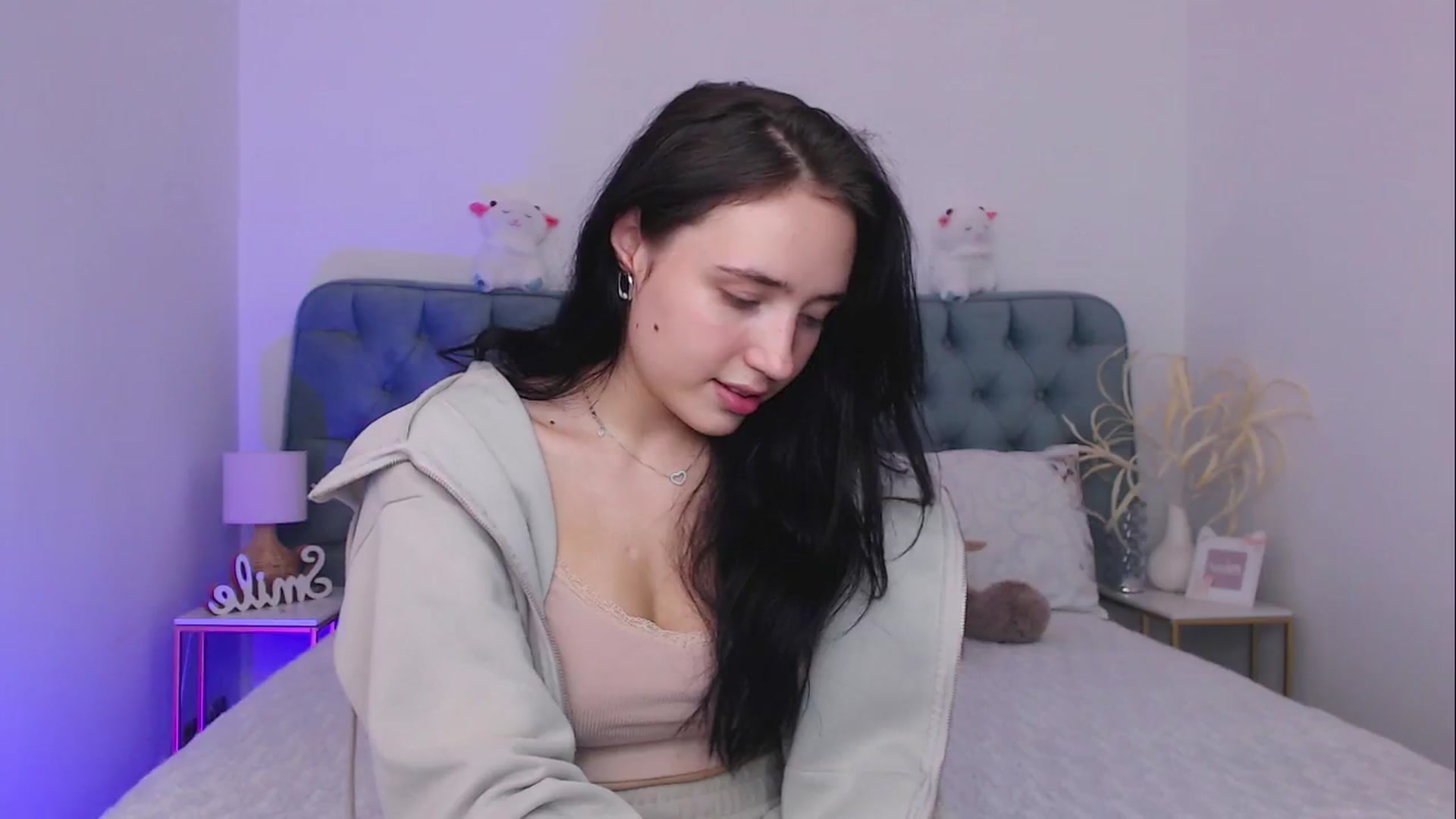 Gallery image thumbnail from Fortune777_'s myfreecams stream on, 10/14/2025, 16:19 image 14 of 20