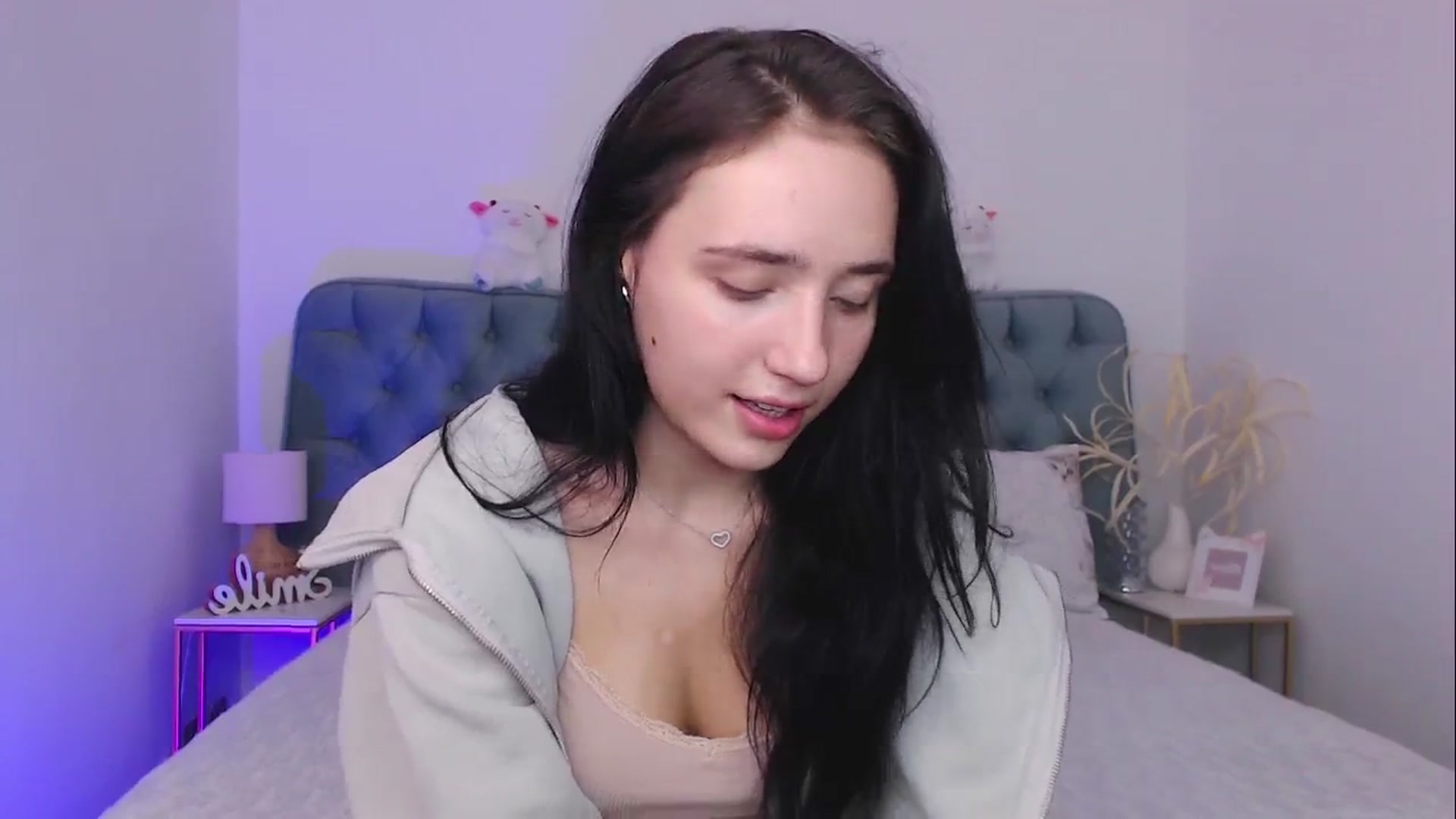 Gallery image thumbnail from Fortune777_'s myfreecams stream on, 10/14/2025, 16:19 image 13 of 20