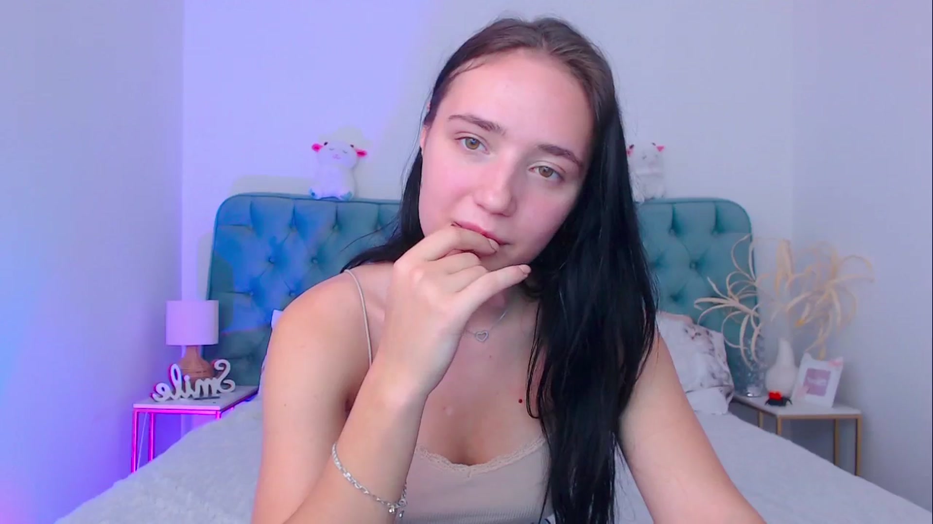 Gallery image thumbnail from Fortune777_'s myfreecams stream on, 10/15/2025, 11:50 image 9 of 20