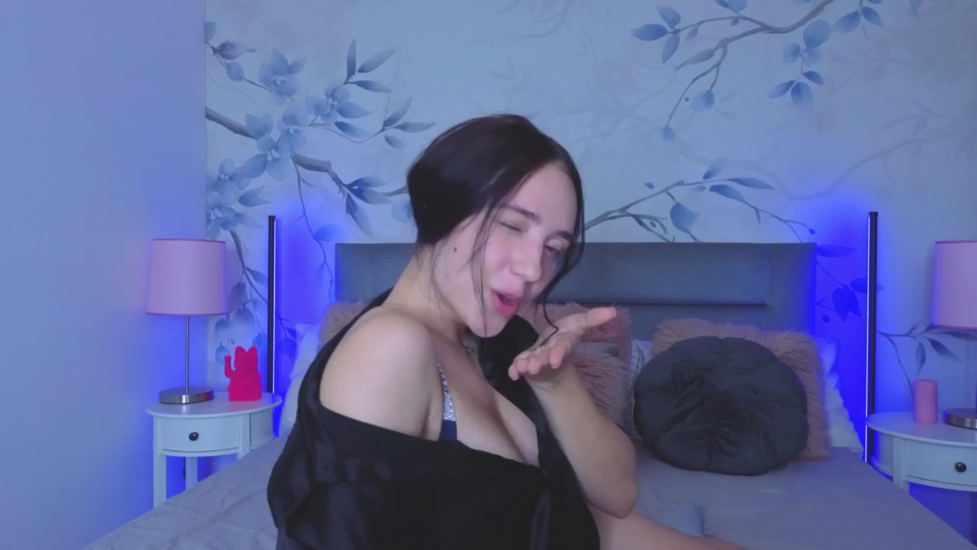 Gallery image thumbnail from Fortune777_'s myfreecams stream on, 10/17/2025, 24:00 image 4 of 20