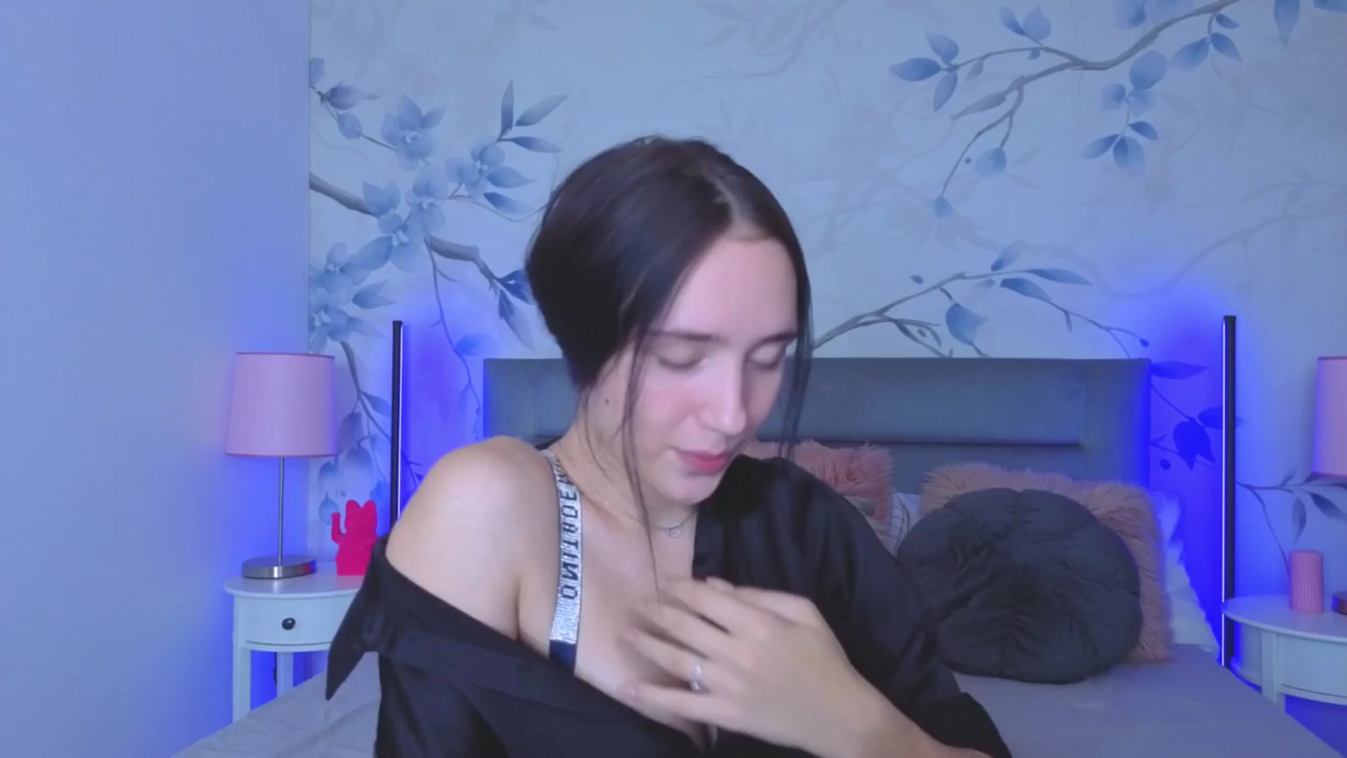 Gallery image thumbnail from Fortune777_'s myfreecams stream on, 10/17/2025, 24:00 image 3 of 20