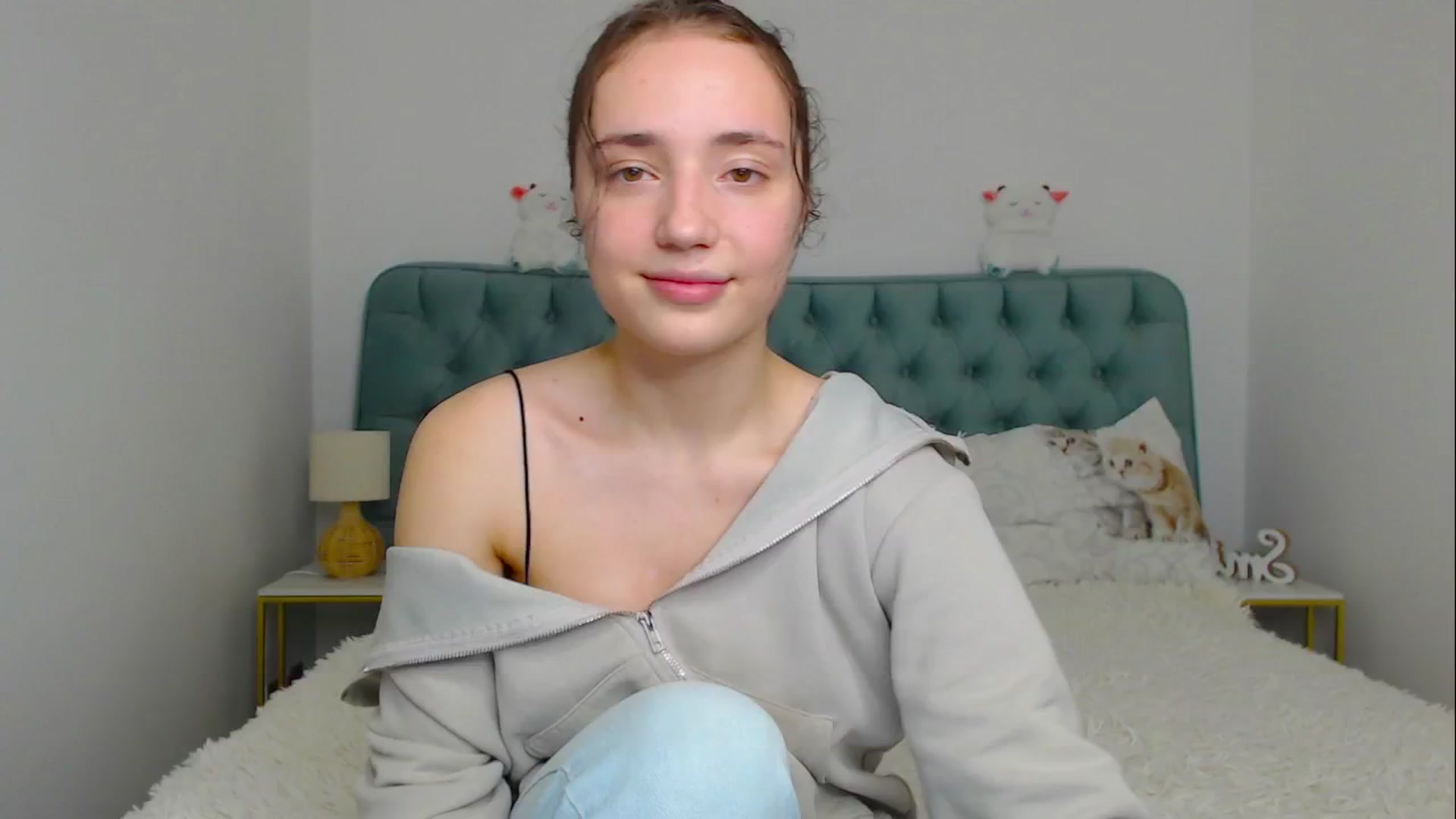 Gallery image thumbnail from Fortune777_'s myfreecams stream on, 11/17/2025, 23:36 image 1 of 20
