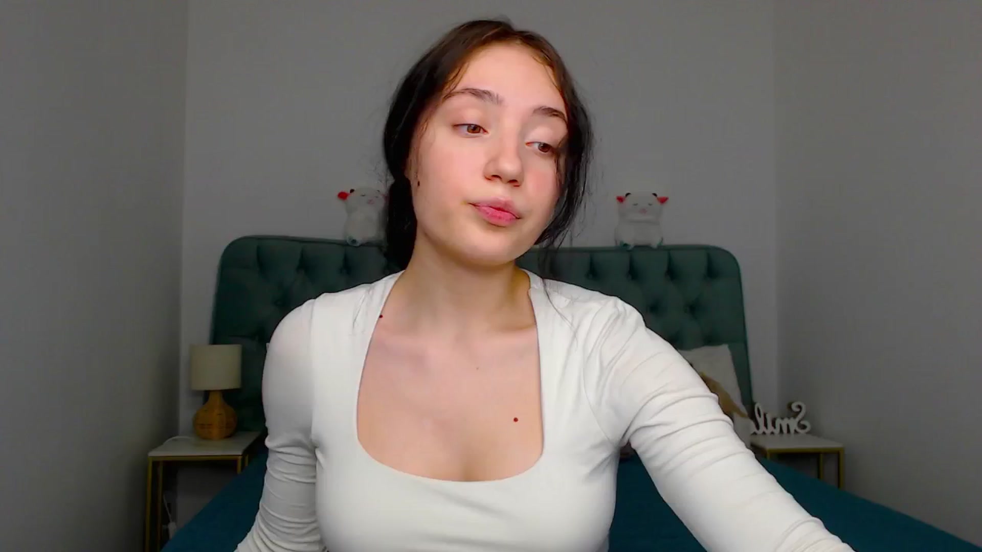 Gallery image thumbnail from Fortune777_'s myfreecams stream on, 12/17/2025, 24:29 image 6 of 20