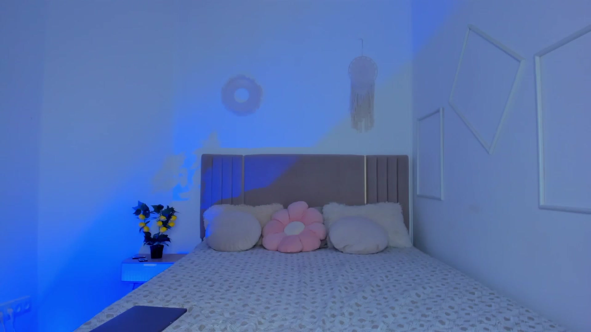 Gallery image thumbnail from Fortune777_'s myfreecams stream on, 04/25/2026, 18:18 image 16 of 20