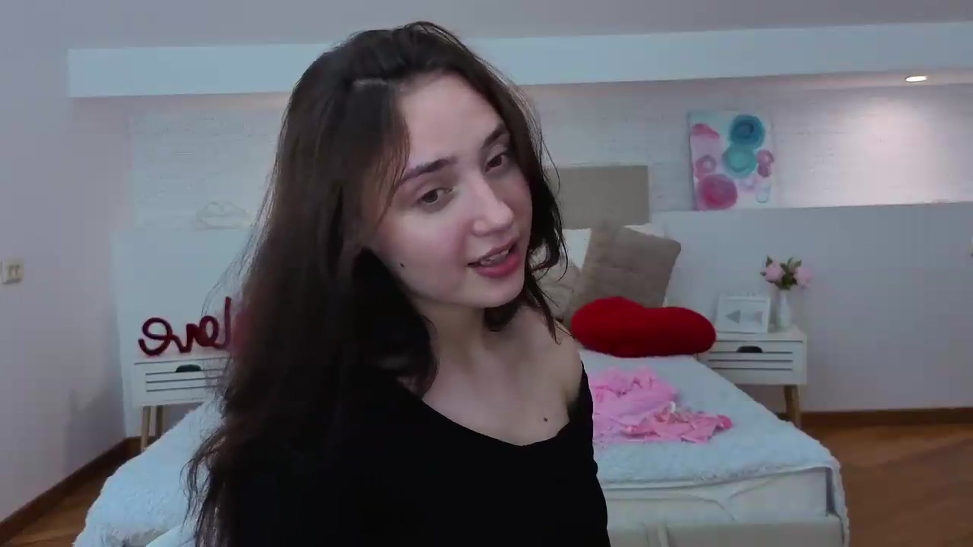 Gallery image thumbnail from Fortune777_'s myfreecams stream on, 06/01/2026, 24:34 image 13 of 20
