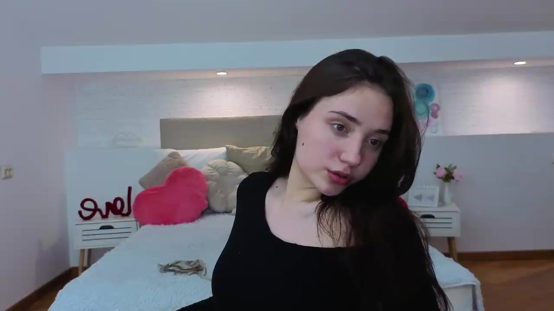 Gallery image thumbnail from Fortune777_'s myfreecams stream on, 06/01/2026, 24:34 image 5 of 20