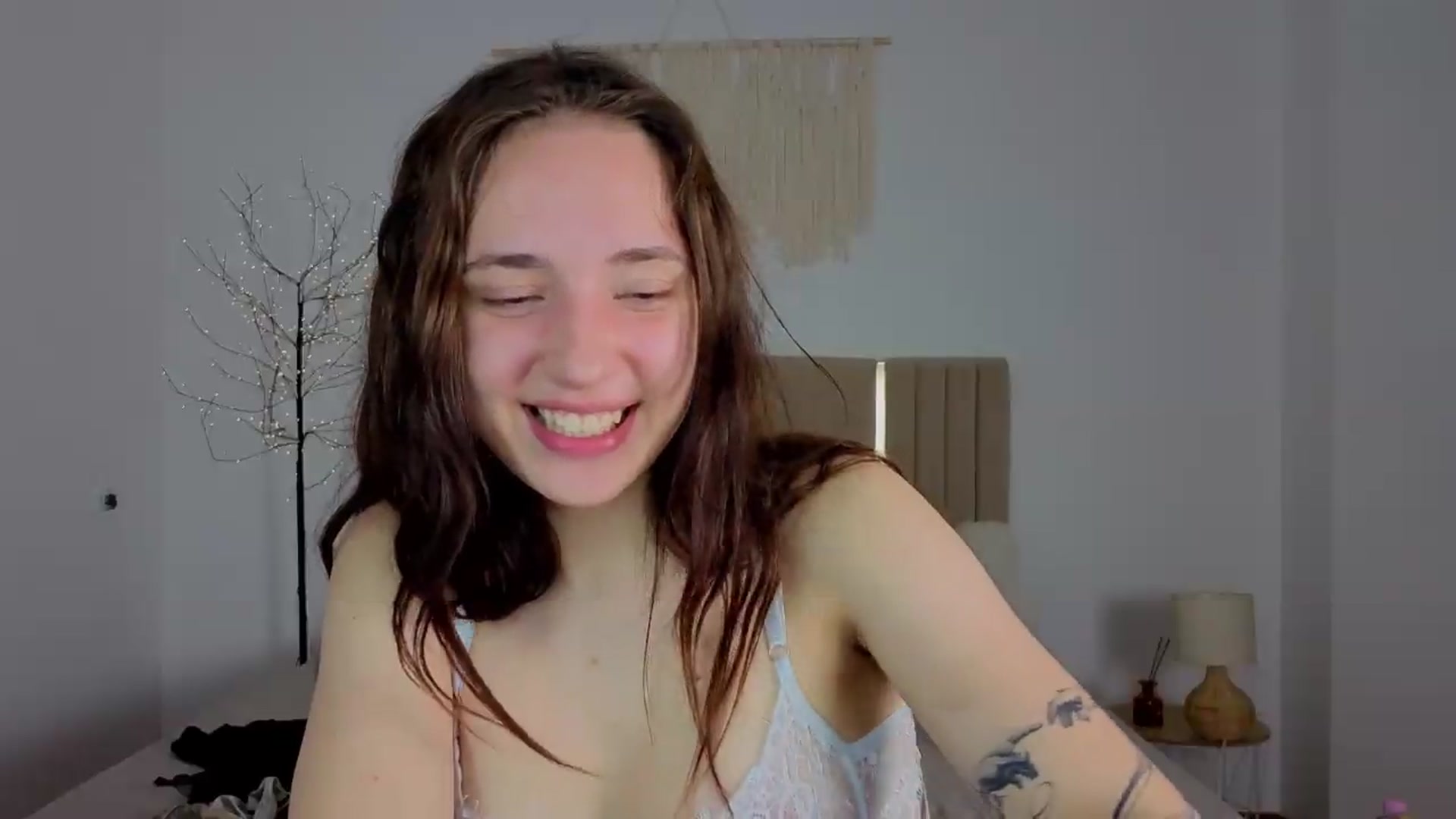 Gallery image thumbnail from Fortune777_'s myfreecams stream on, 07/12/2026, 15:31 image 16 of 20