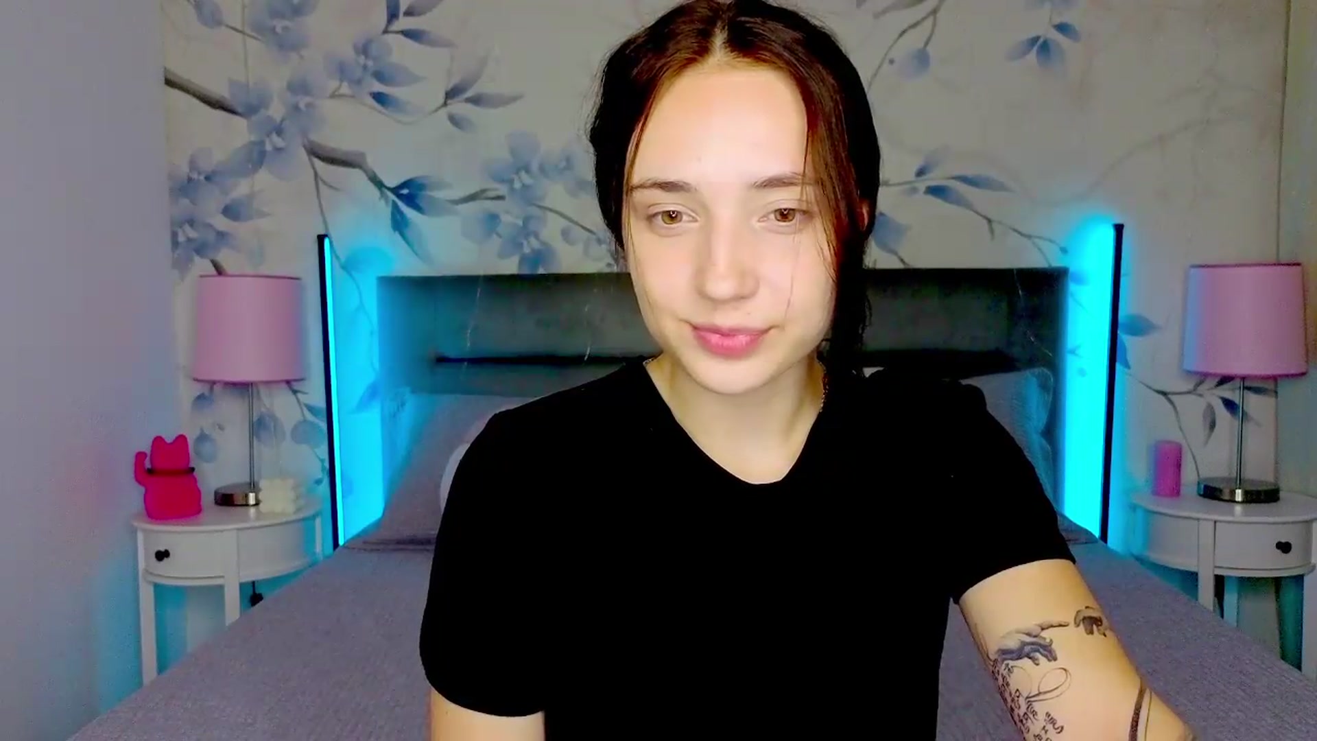Gallery image thumbnail from Fortune777_'s myfreecams stream on, 08/12/2026, 18:06 image 3 of 20
