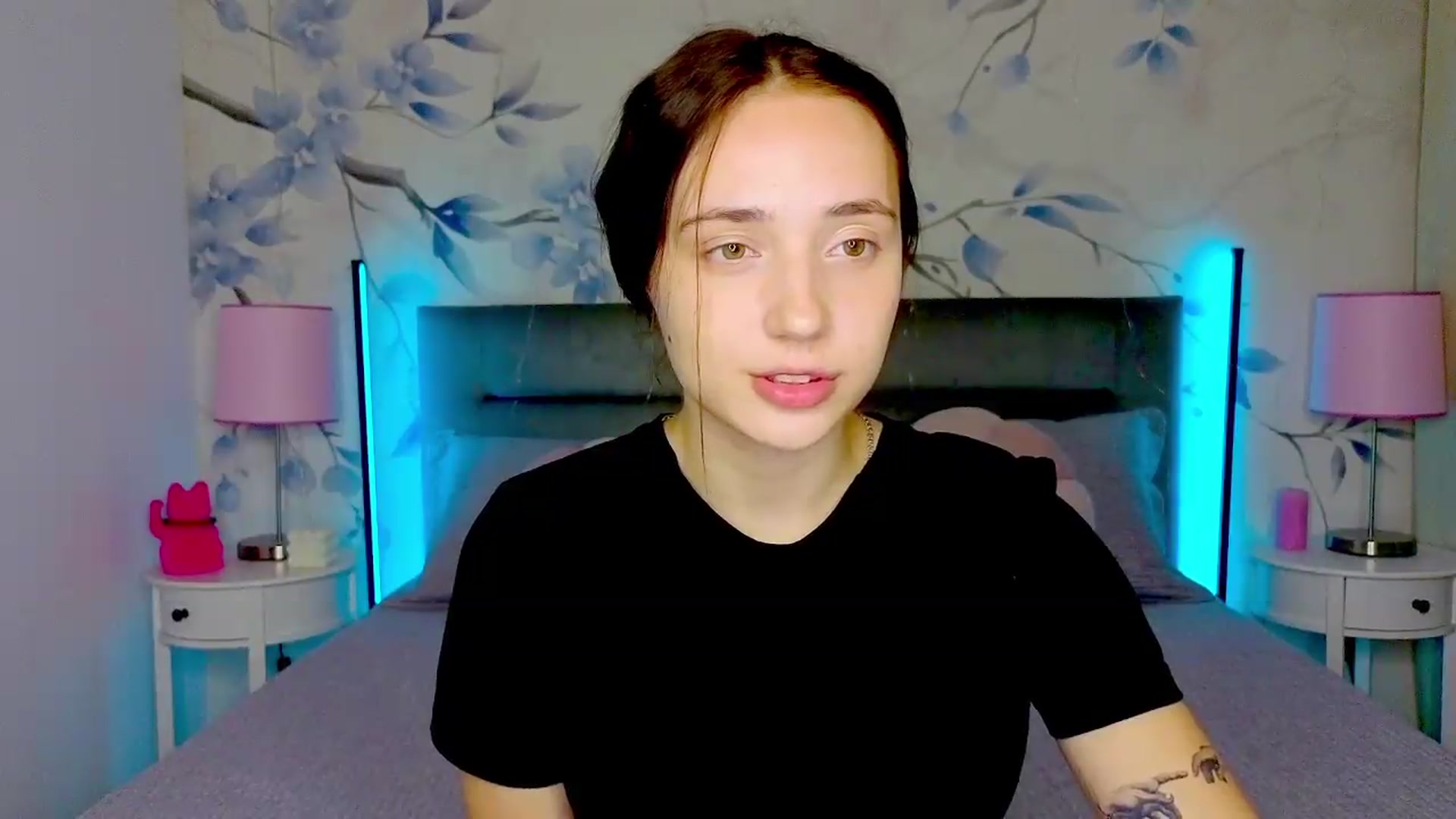 Gallery image thumbnail from Fortune777_'s myfreecams stream on, 08/12/2026, 18:06 image 17 of 20