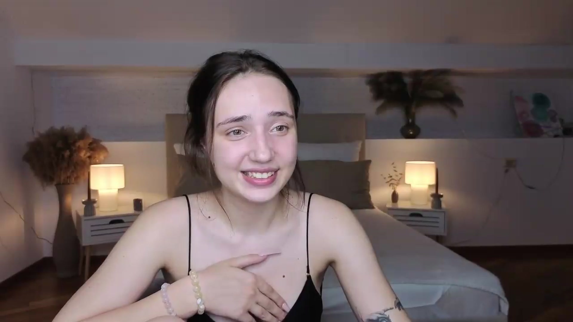 Gallery image thumbnail from Fortune777_'s myfreecams stream on, 09/03/2026, 24:22 image 19 of 20