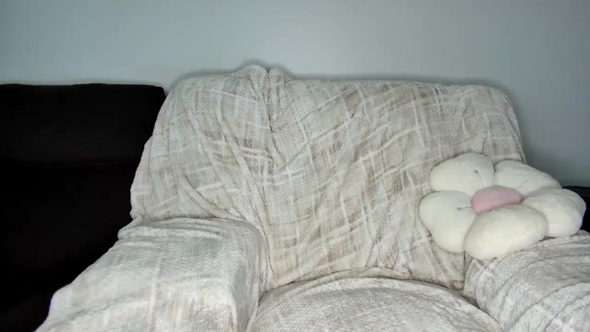 Gallery image thumbnail from FourEyesx's myfreecams stream on, 09/25/2025, 19:23 image 17 of 20