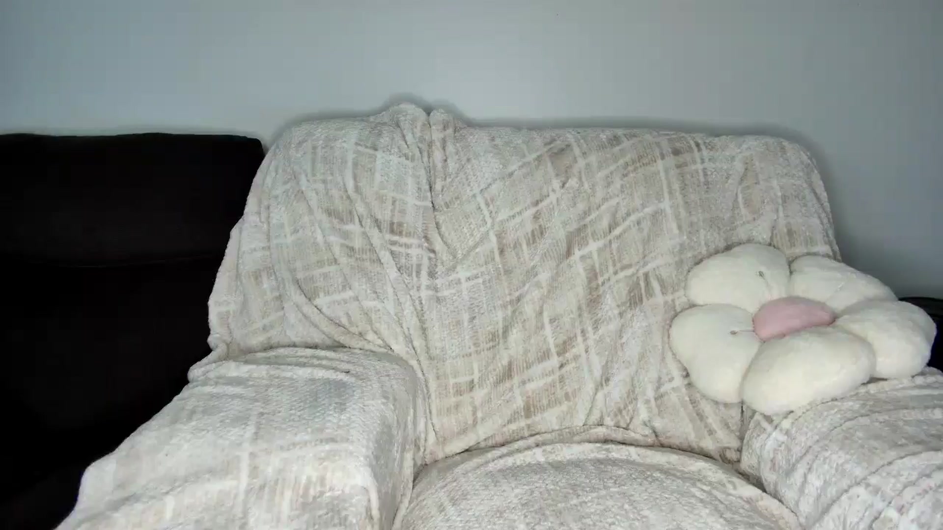 Gallery image thumbnail from FourEyesx's myfreecams stream on, 09/25/2025, 19:23 image 18 of 20