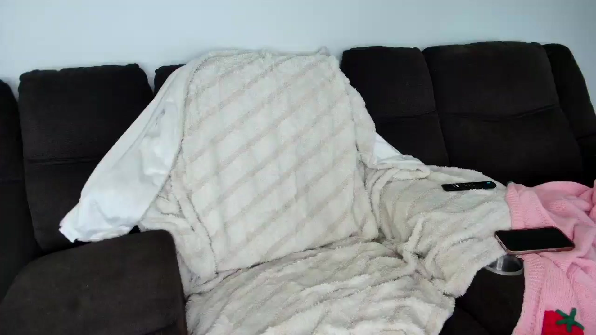 Gallery image thumbnail from FourEyesx's myfreecams stream on, 10/23/2025, 18:01 image 15 of 20