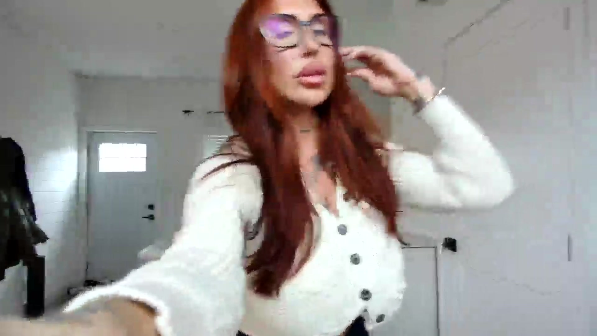 Gallery image thumbnail from FourEyesx's myfreecams stream on, 11/13/2025, 19:13 image 16 of 20