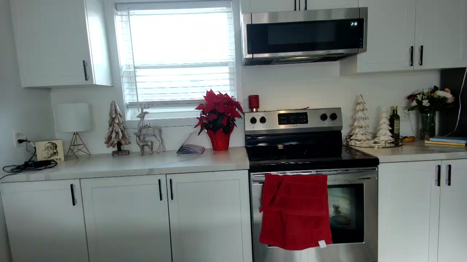 Gallery image thumbnail from FourEyesx's myfreecams stream on, 11/27/2025, 16:41 image 10 of 20