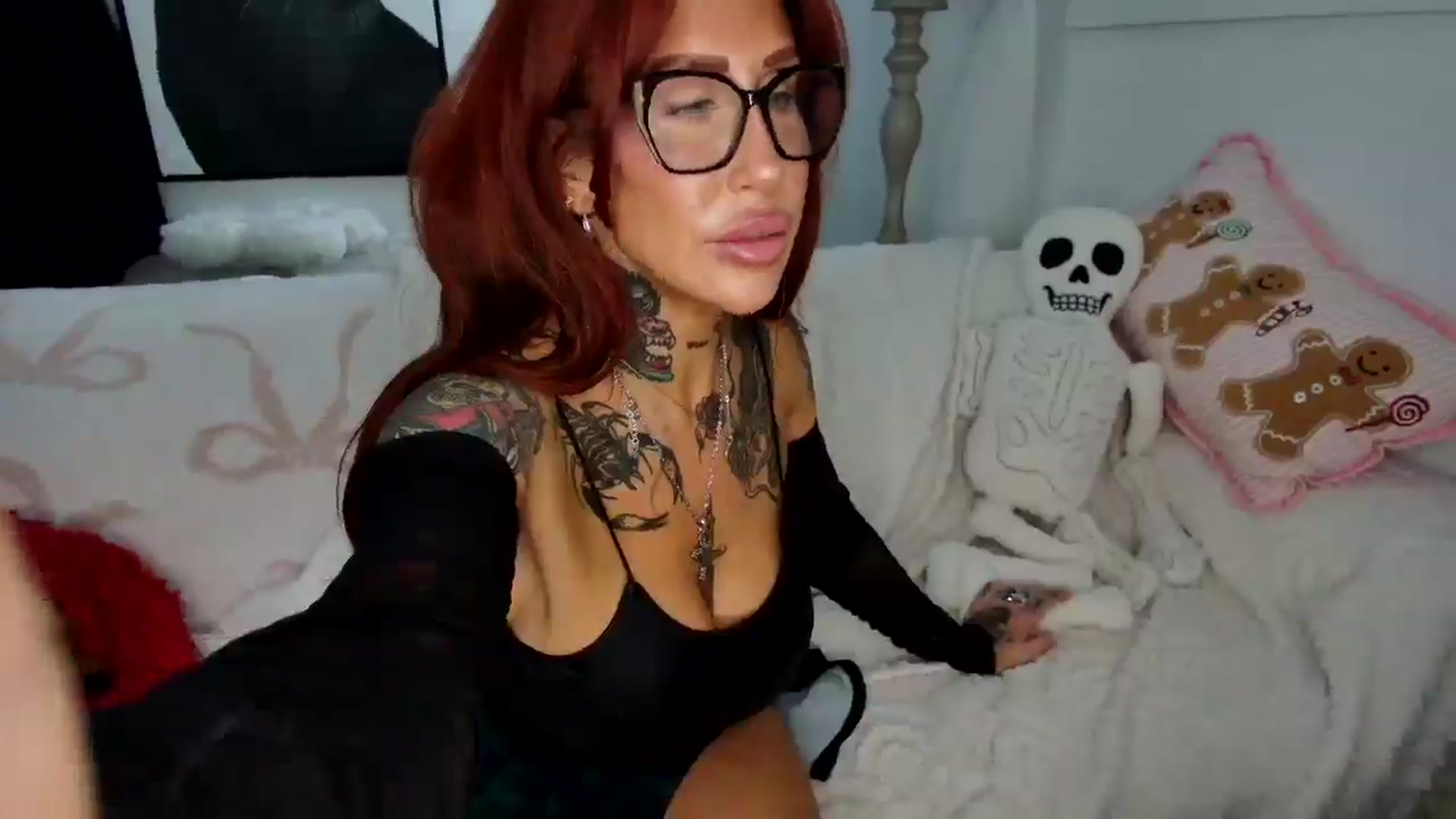 Gallery image thumbnail from FourEyesx's myfreecams stream on, 12/15/2025, 17:57 image 3 of 20