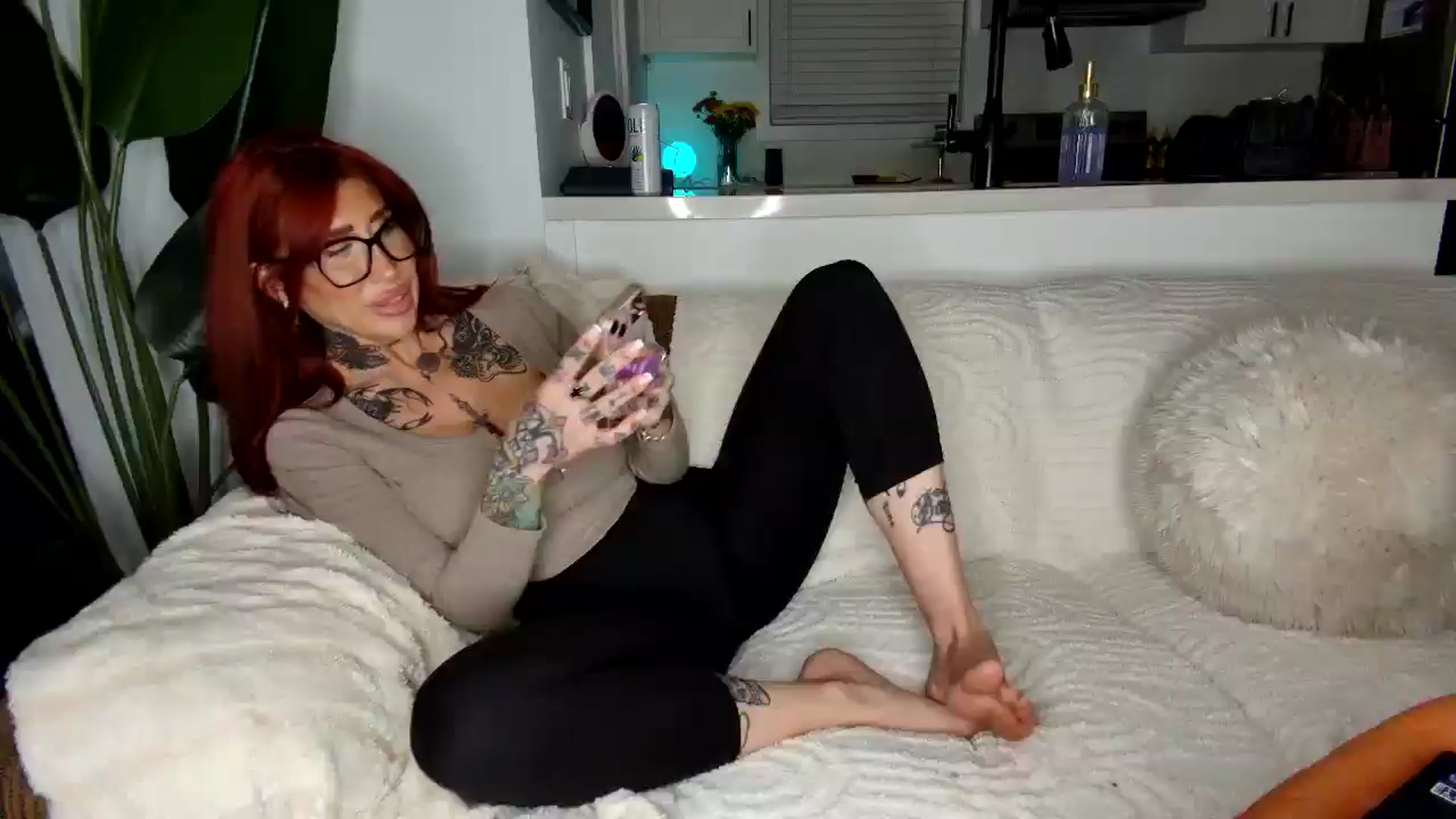 Gallery image thumbnail from FourEyesx's myfreecams stream on, 01/18/2026, 01:54 image 16 of 20