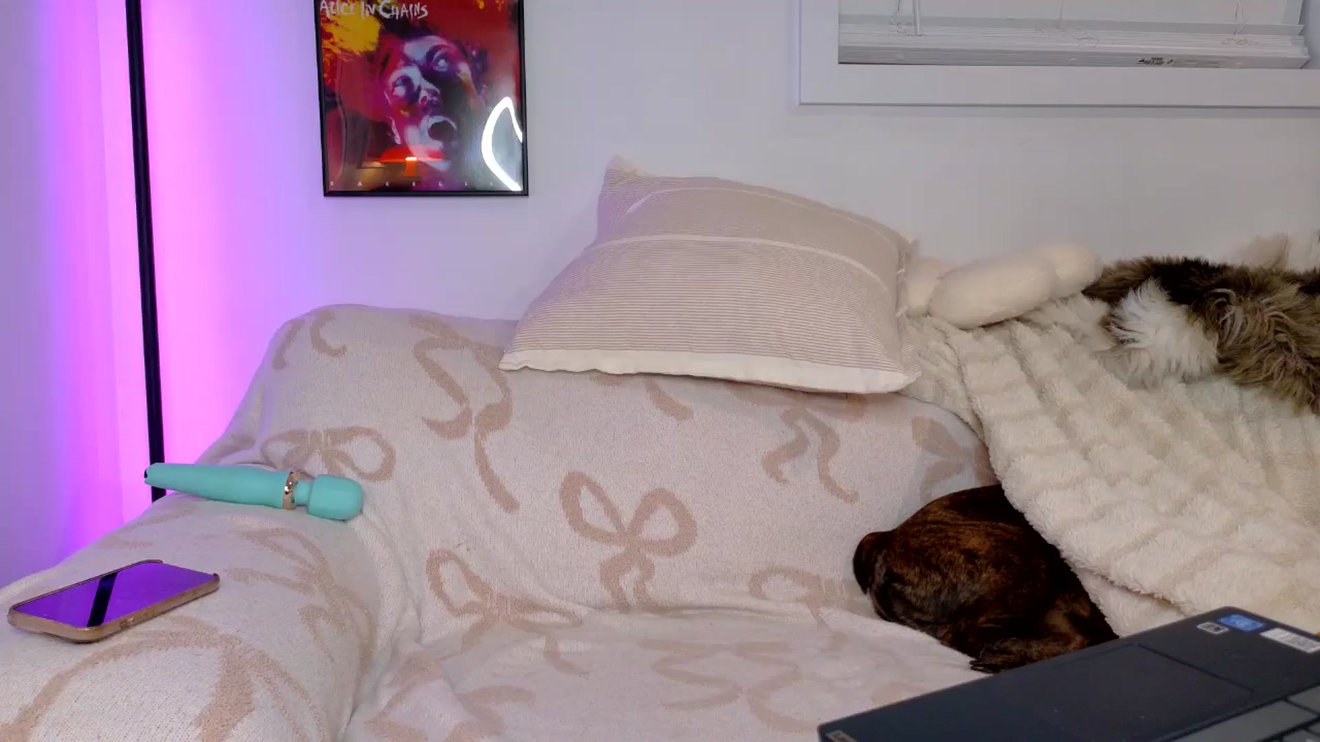 Gallery image thumbnail from FourEyesx's myfreecams stream on, 03/11/2026, 01:41 image 7 of 20