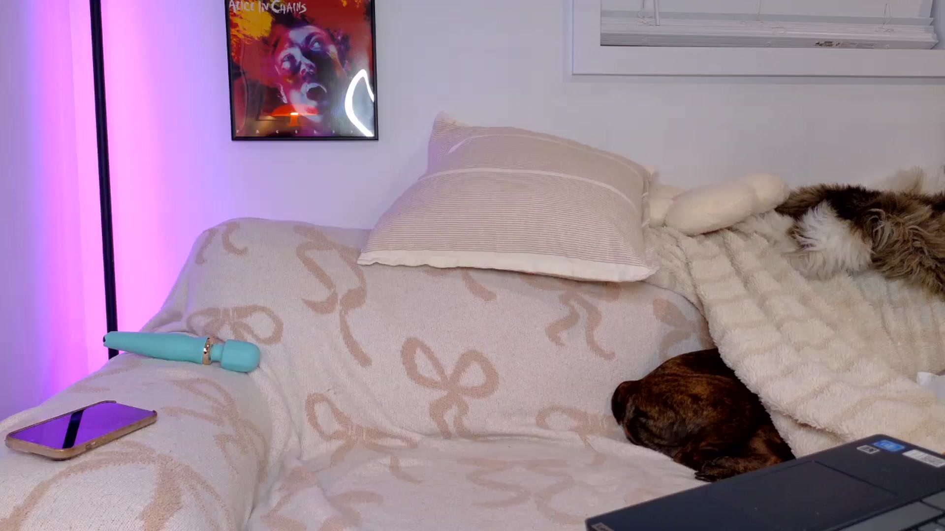 Gallery image thumbnail from FourEyesx's myfreecams stream on, 03/11/2026, 01:41 image 9 of 20