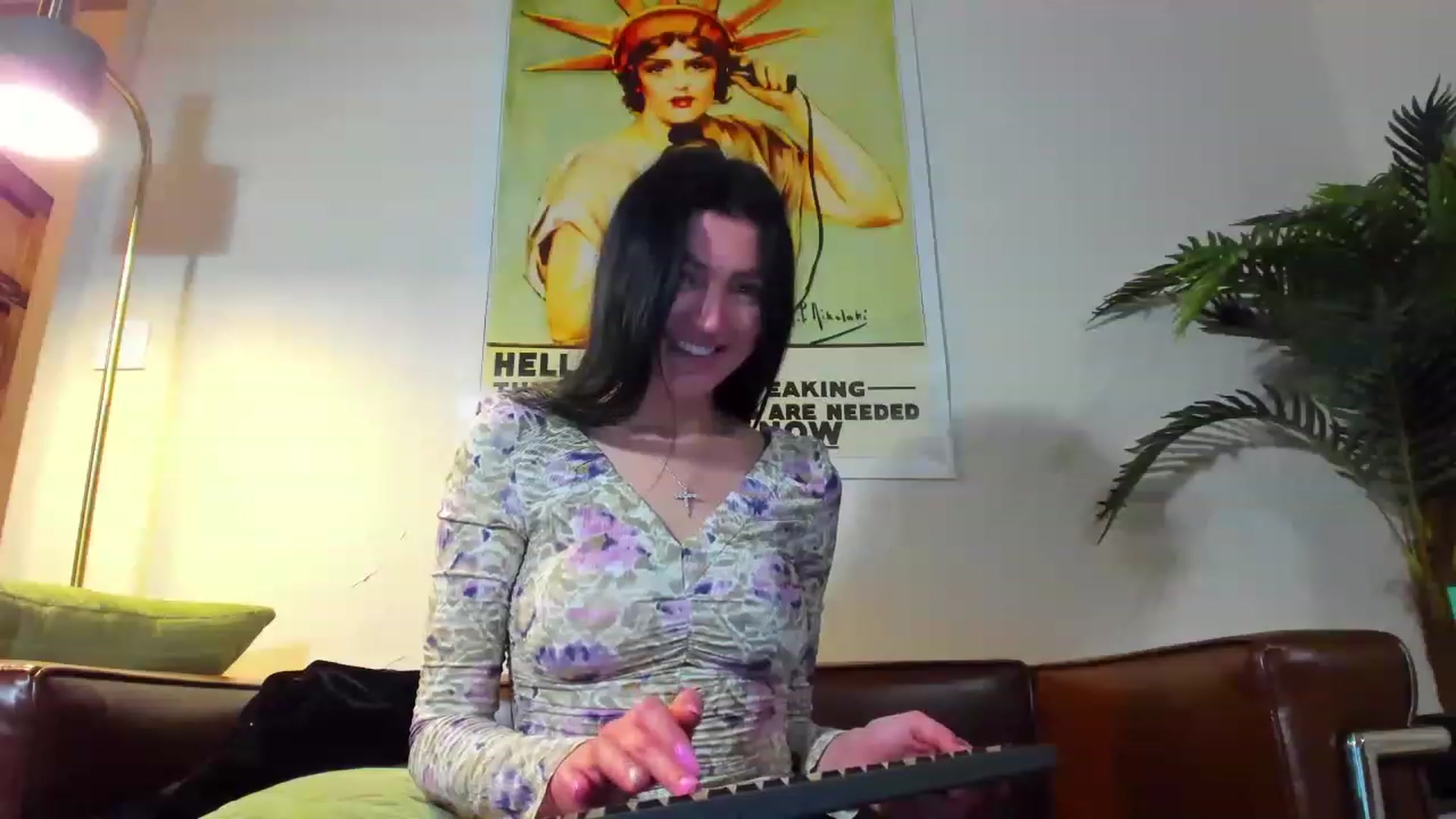 Gallery image thumbnail from FoxElla19's myfreecams stream on, 01/12/2023, 23:36 image 11 of 20