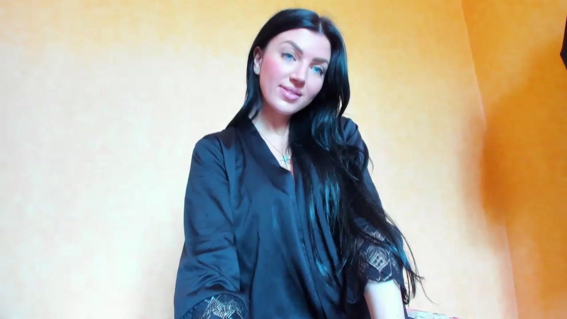 Gallery image thumbnail from FoxElla19's myfreecams stream on, 05/14/2023, 15:01 image 5 of 20