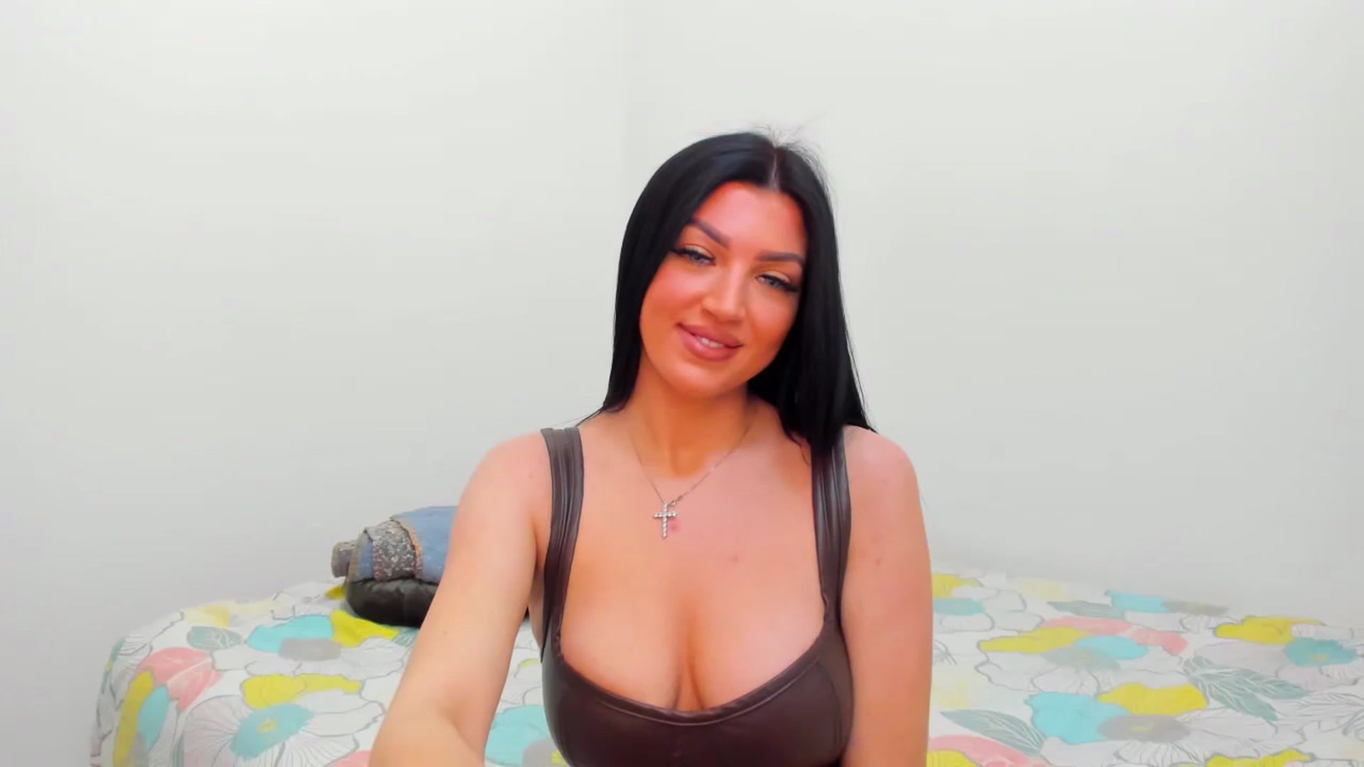 Gallery image thumbnail from FoxElla19's myfreecams stream on, 05/15/2024, 12:44 image 2 of 20