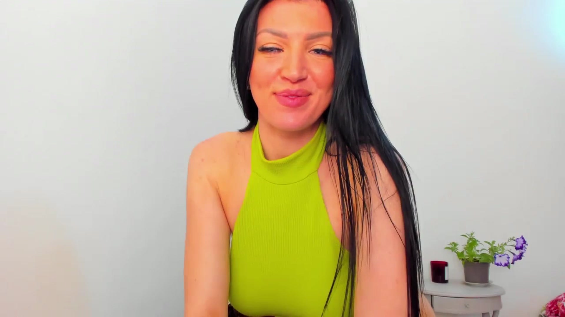 Gallery image thumbnail from FoxElla19's myfreecams stream on, 05/27/2024, 15:53 image 16 of 20