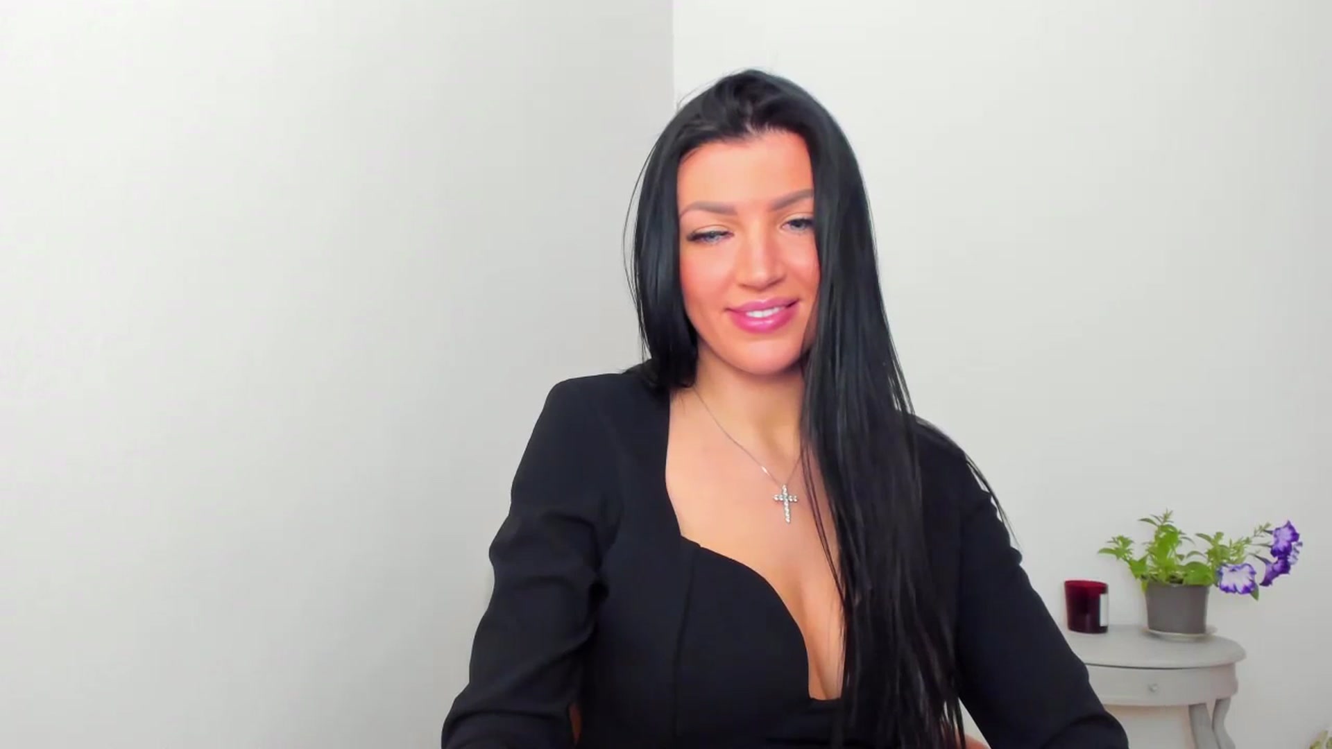 Gallery image thumbnail from FoxElla19's myfreecams stream on, 05/27/2024, 18:38 image 15 of 20
