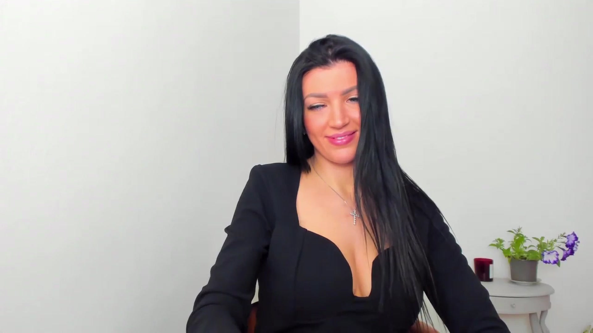 Gallery image thumbnail from FoxElla19's myfreecams stream on, 05/27/2024, 18:38 image 10 of 20