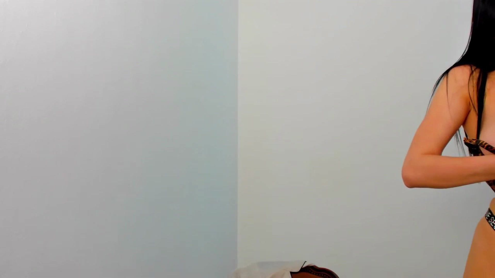 Gallery image thumbnail from FoxElla19's myfreecams stream on, 06/16/2024, 15:45 image 6 of 20