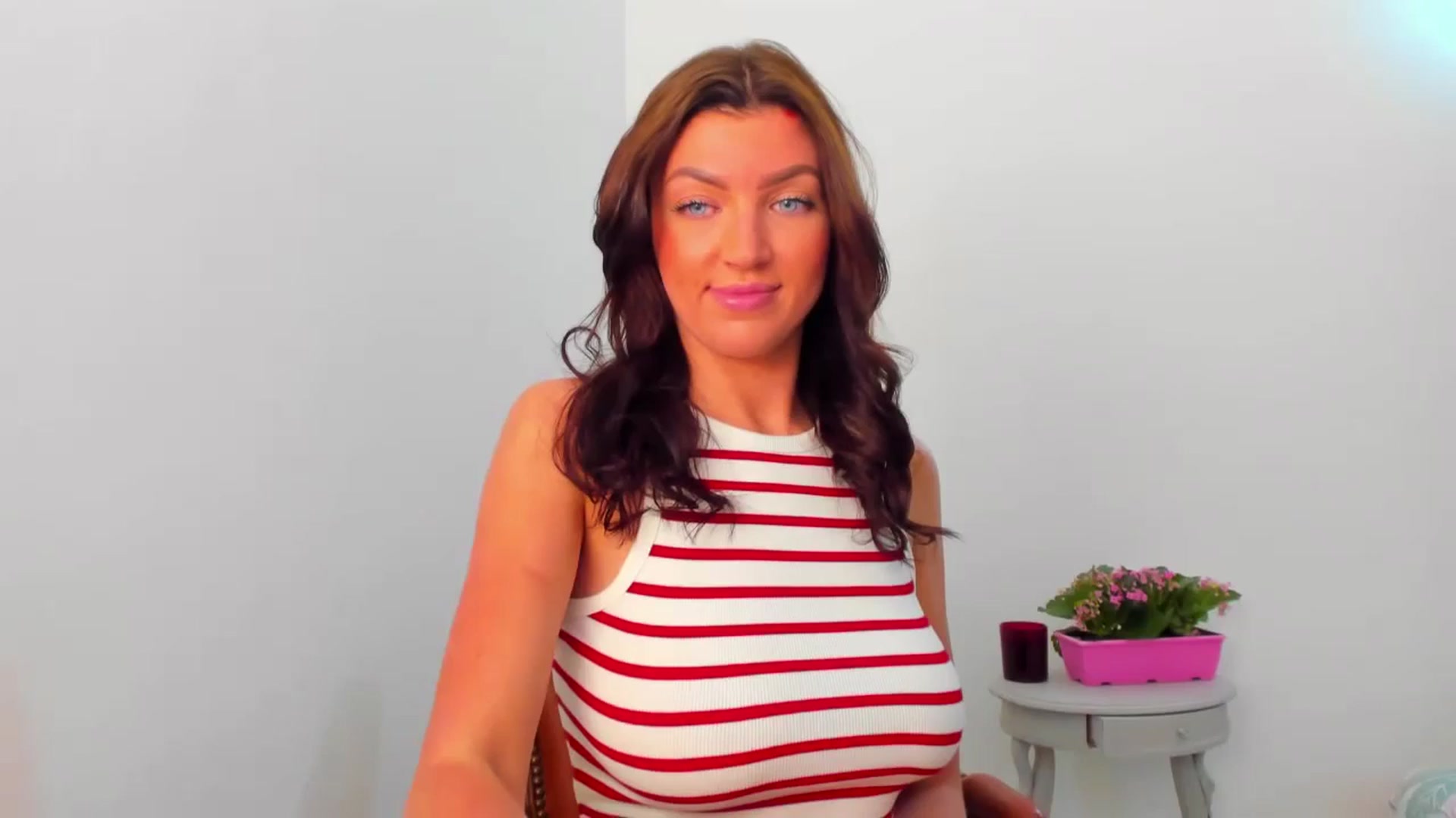 Gallery image thumbnail from FoxElla19's myfreecams stream on, 06/23/2024, 20:05 image 1 of 20