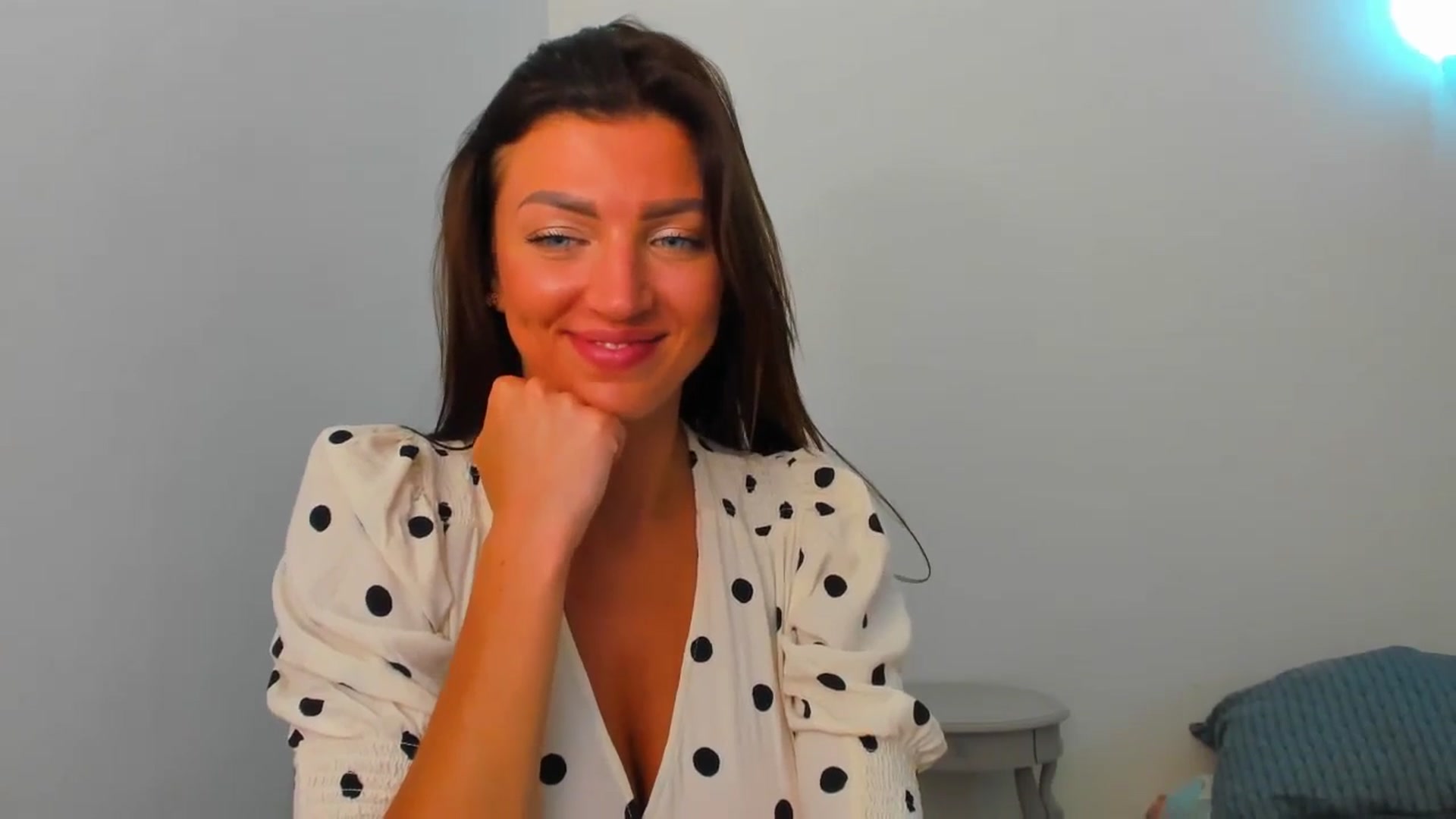 Gallery image thumbnail from FoxElla19's myfreecams stream on, 07/30/2024, 20:06 image 19 of 20