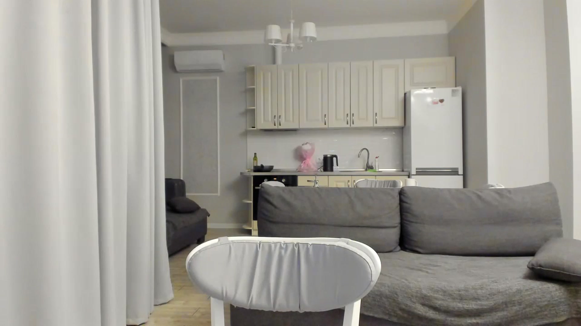 Gallery image thumbnail from FoxElla19's myfreecams stream on, 05/30/2025, 22:11 image 14 of 20