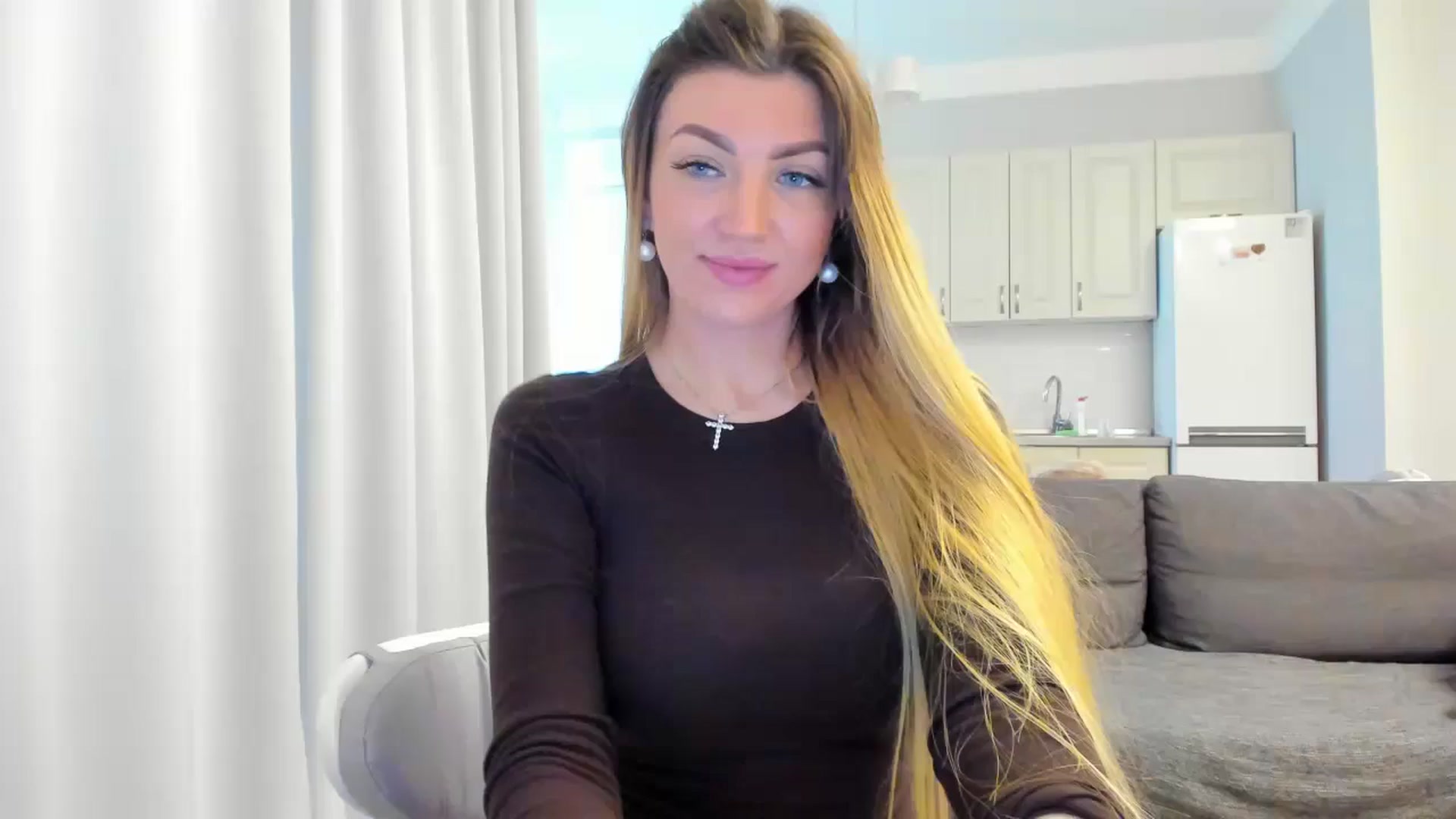 Gallery image thumbnail from FoxElla19's myfreecams stream on, 05/31/2025, 13:00 image 13 of 20