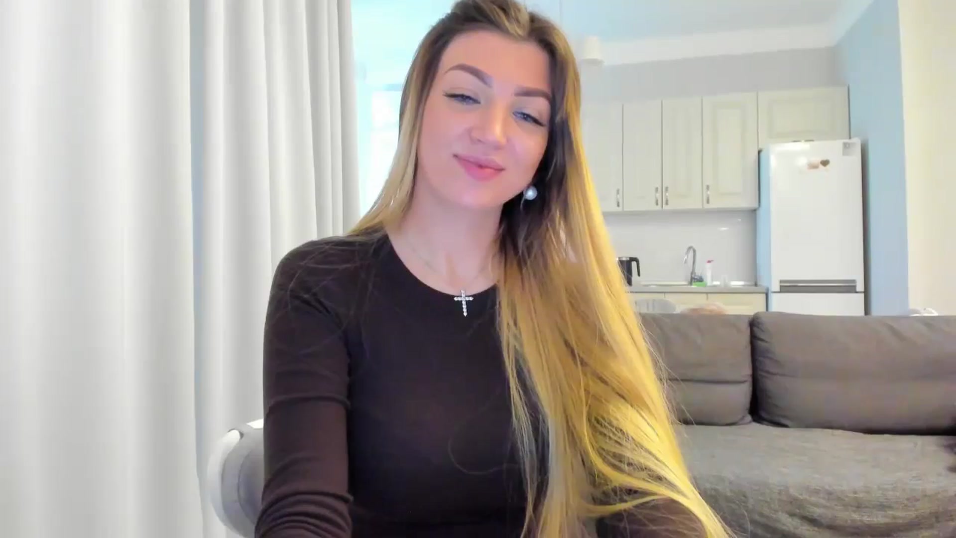 Gallery image thumbnail from FoxElla19's myfreecams stream on, 05/31/2025, 13:00 image 18 of 20