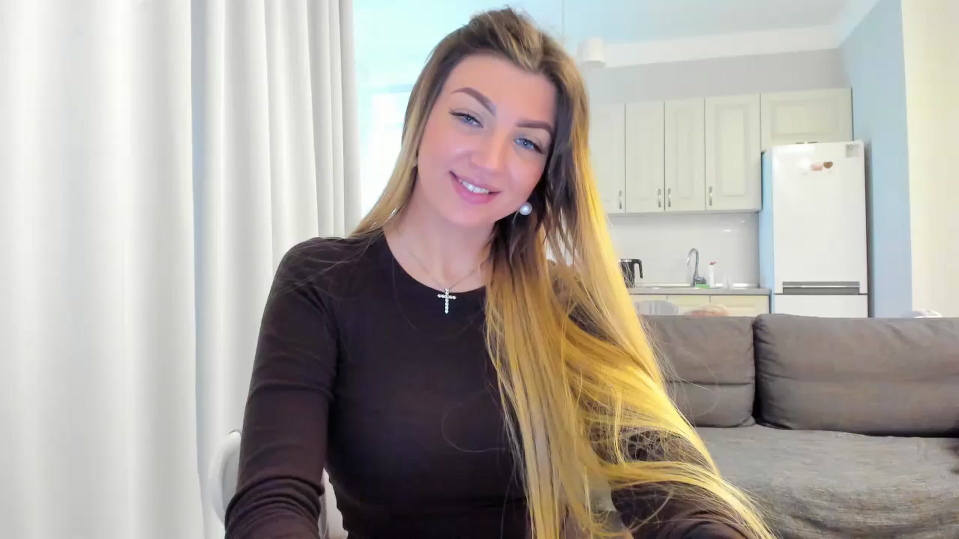 Gallery image thumbnail from FoxElla19's myfreecams stream on, 05/31/2025, 13:00 image 16 of 20
