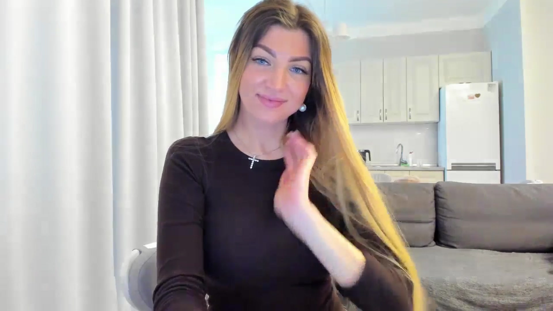 Gallery image thumbnail from FoxElla19's myfreecams stream on, 05/31/2025, 13:00 image 12 of 20