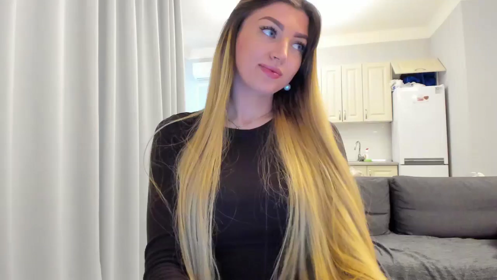 Gallery image thumbnail from FoxElla19's myfreecams stream on, 05/31/2025, 16:49 image 8 of 20