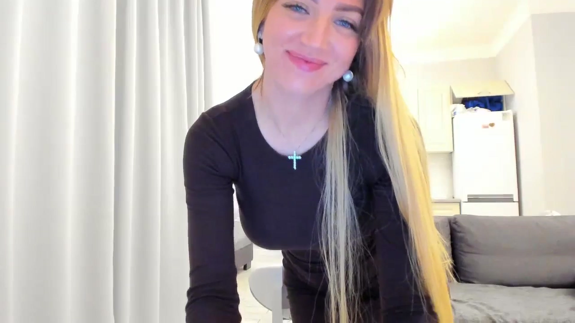 Gallery image thumbnail from FoxElla19's myfreecams stream on, 05/31/2025, 16:49 image 18 of 20