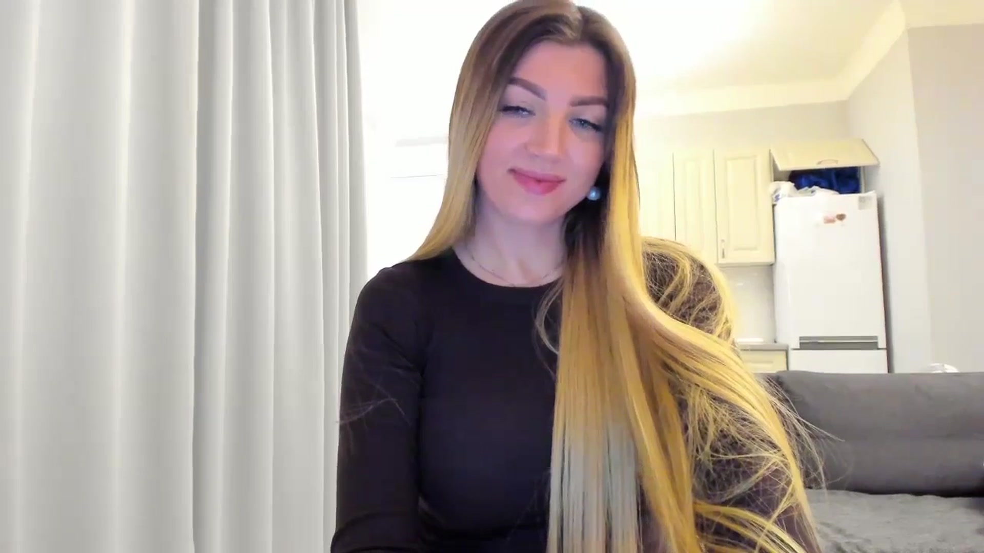Gallery image thumbnail from FoxElla19's myfreecams stream on, 05/31/2025, 16:49 image 15 of 20