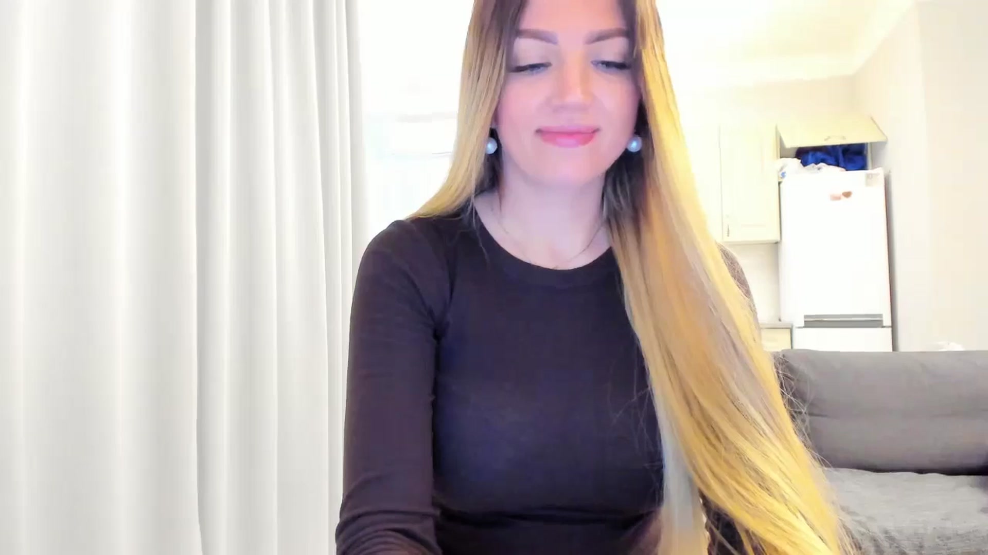 Gallery image thumbnail from FoxElla19's myfreecams stream on, 05/31/2025, 16:49 image 6 of 20