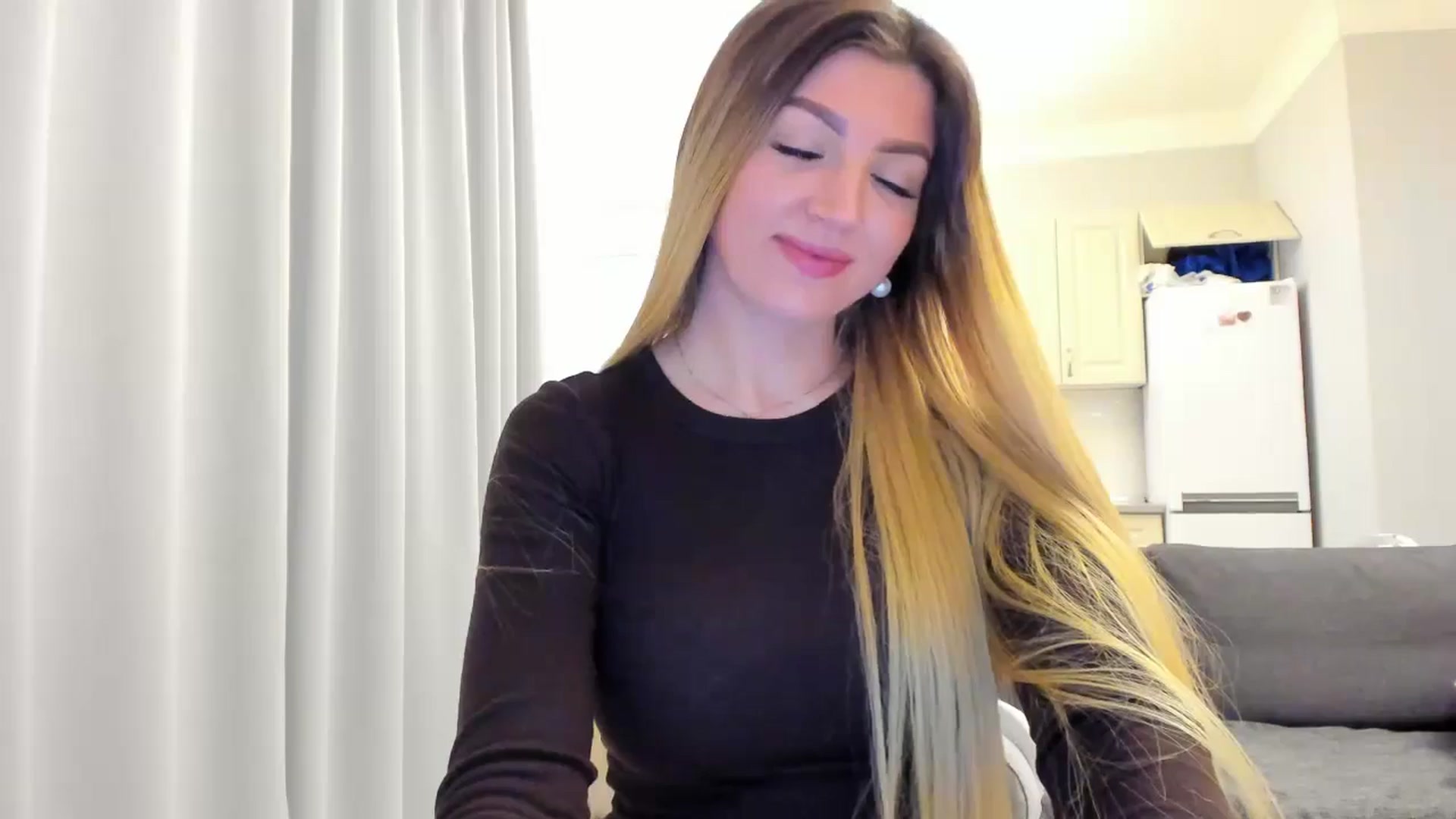 Gallery image thumbnail from FoxElla19's myfreecams stream on, 05/31/2025, 16:49 image 14 of 20