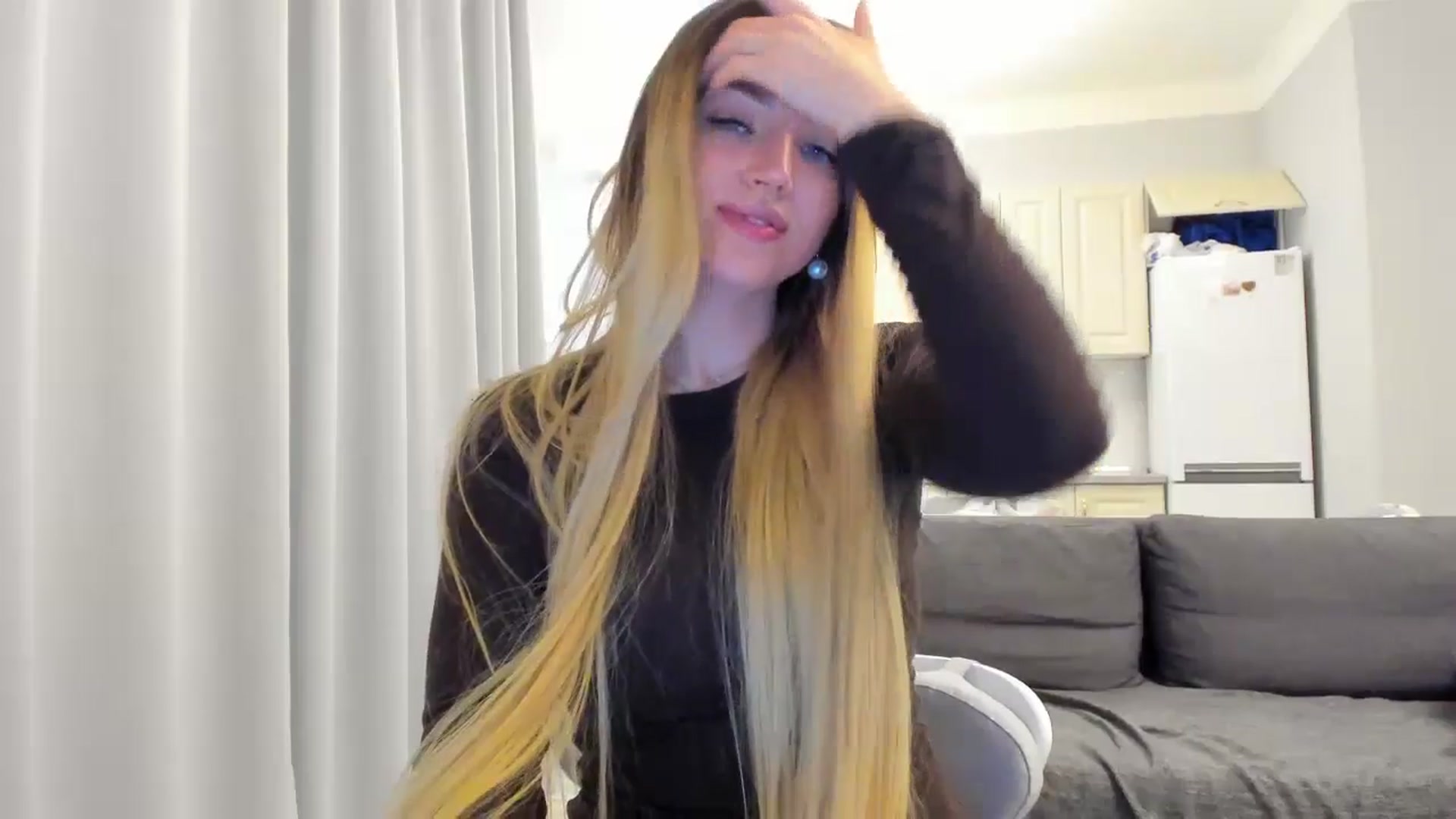 Gallery image thumbnail from FoxElla19's myfreecams stream on, 05/31/2025, 16:49 image 11 of 20