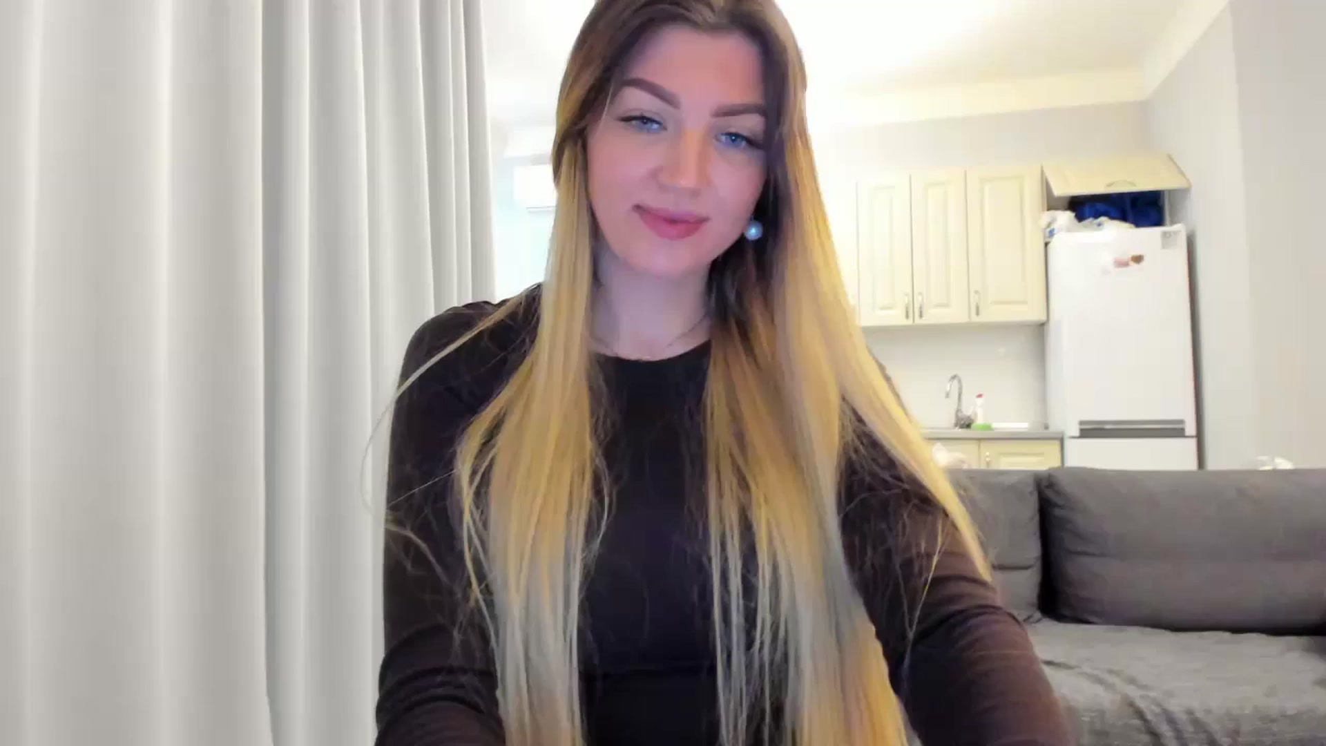 Gallery image thumbnail from FoxElla19's myfreecams stream on, 05/31/2025, 16:49 image 9 of 20